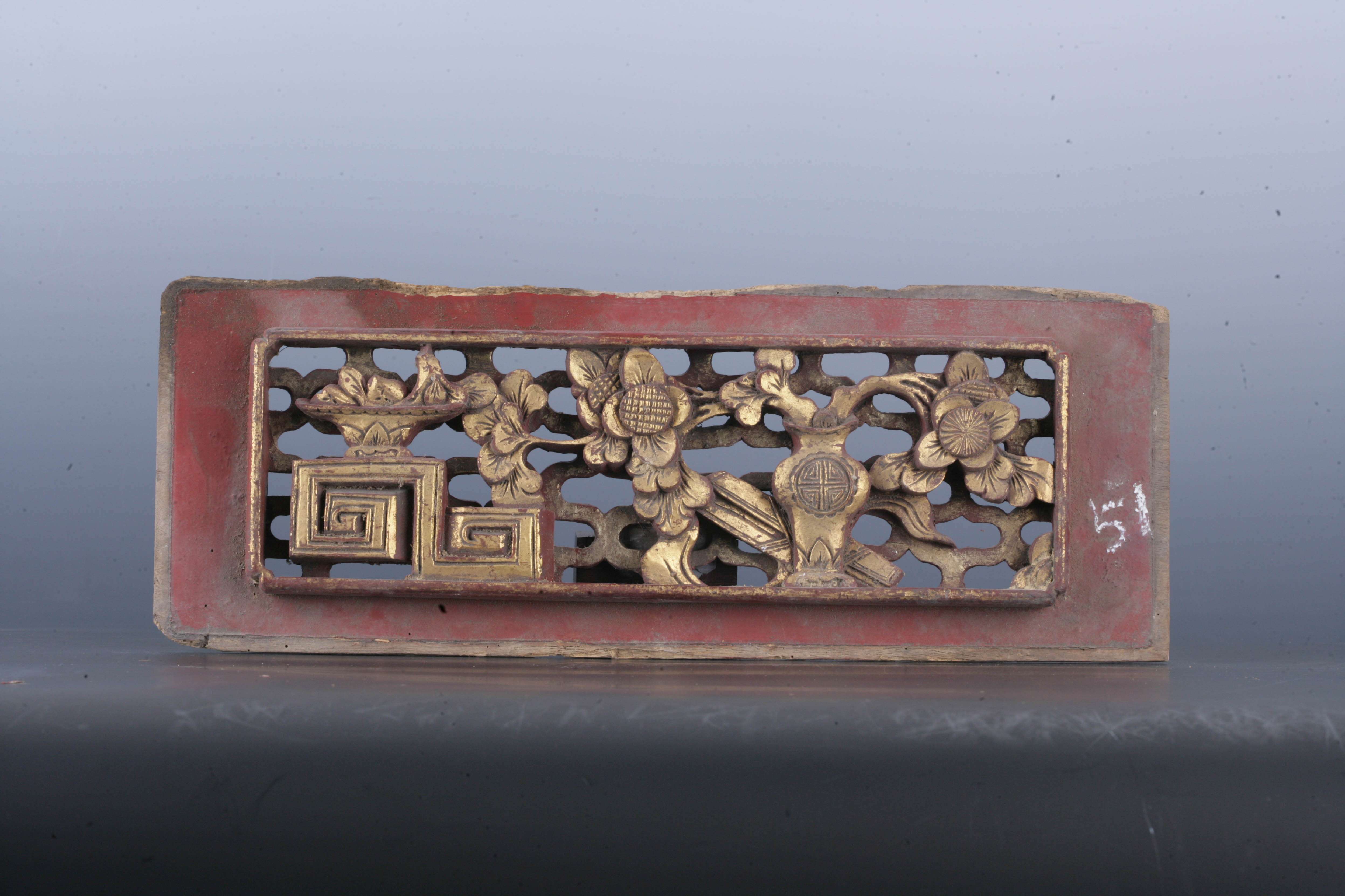 中华民国金漆木镂雕花卉纹花板-4