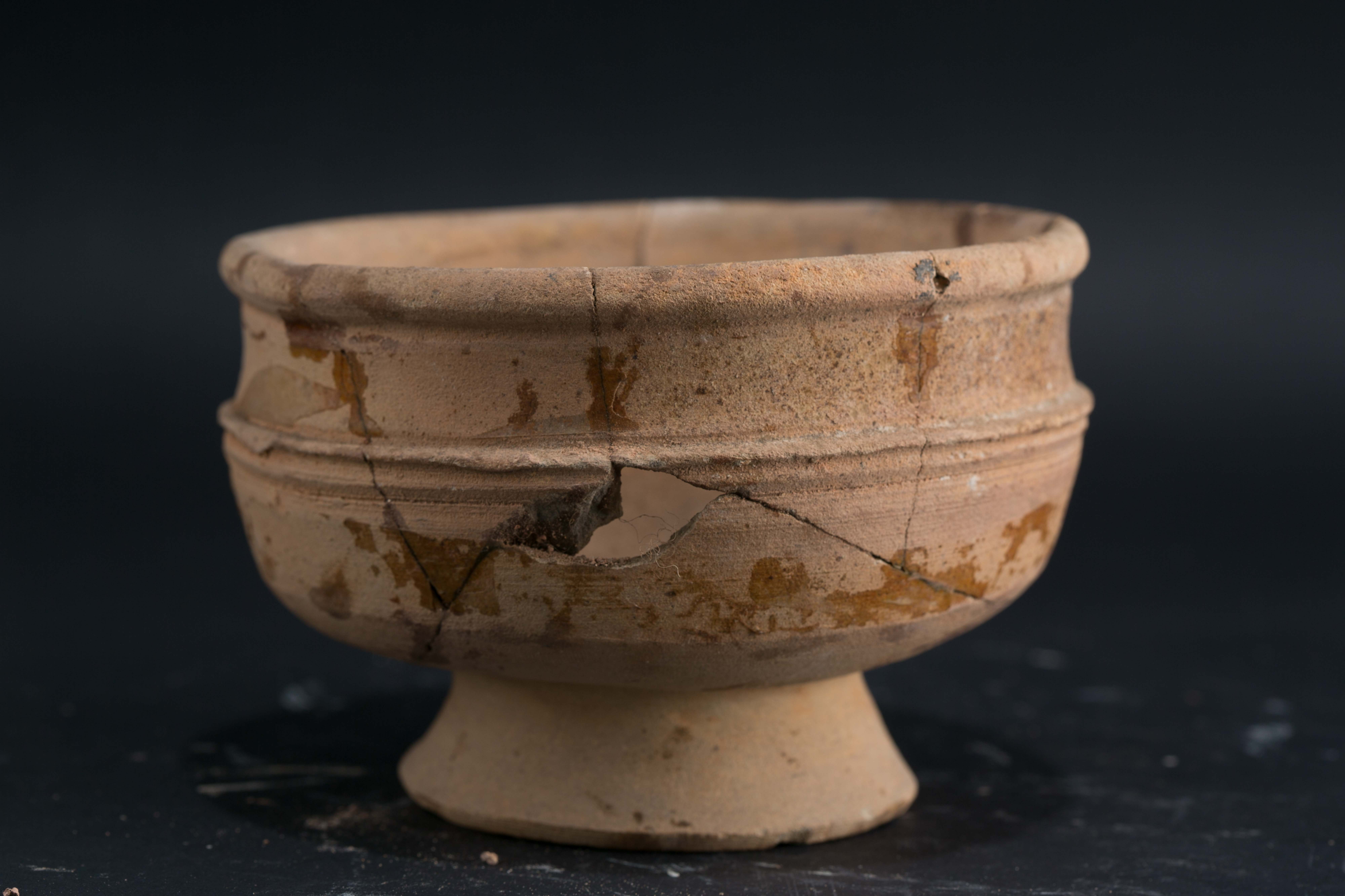 汉弦纹陶钵