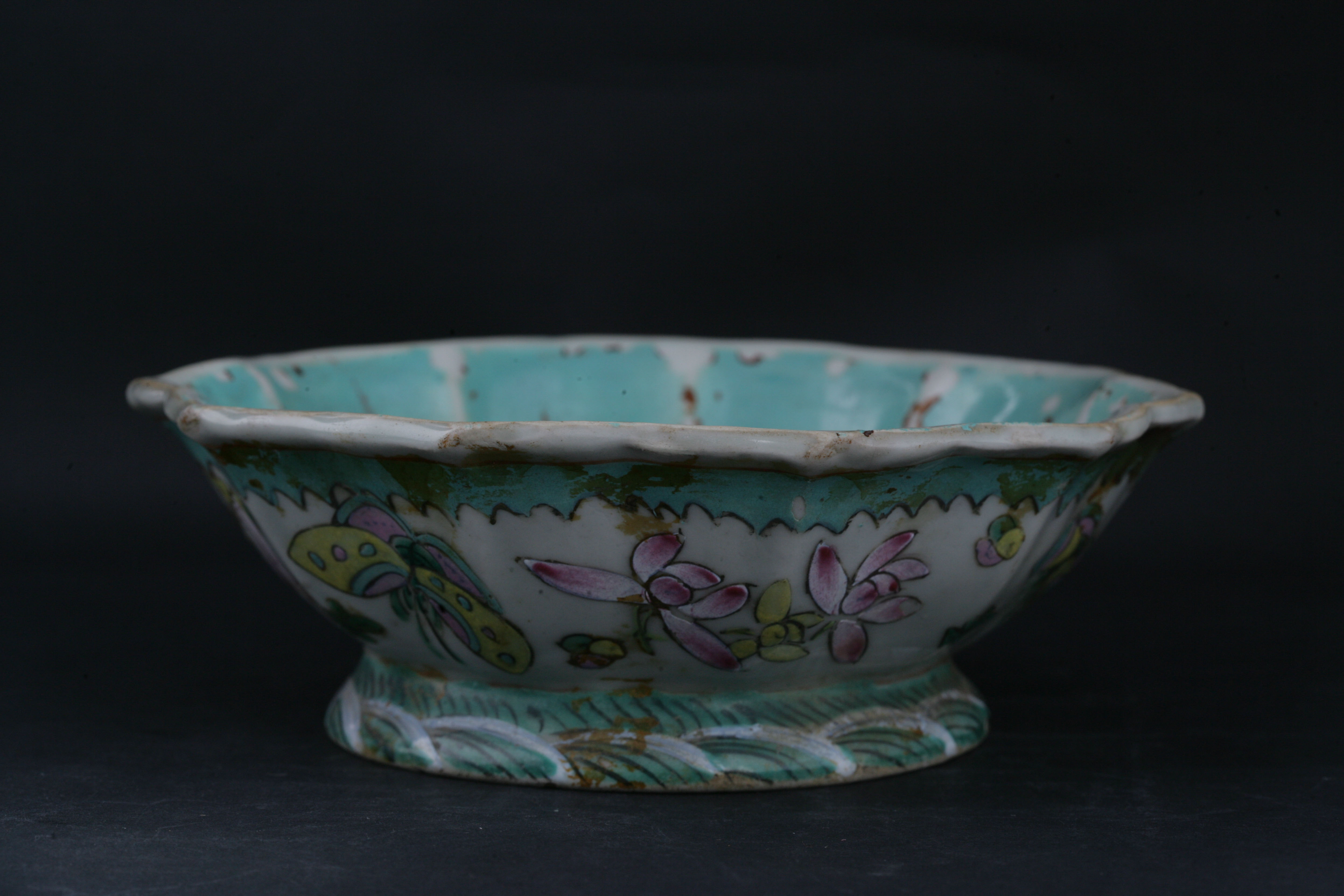 清粉彩花鸟纹八角碗