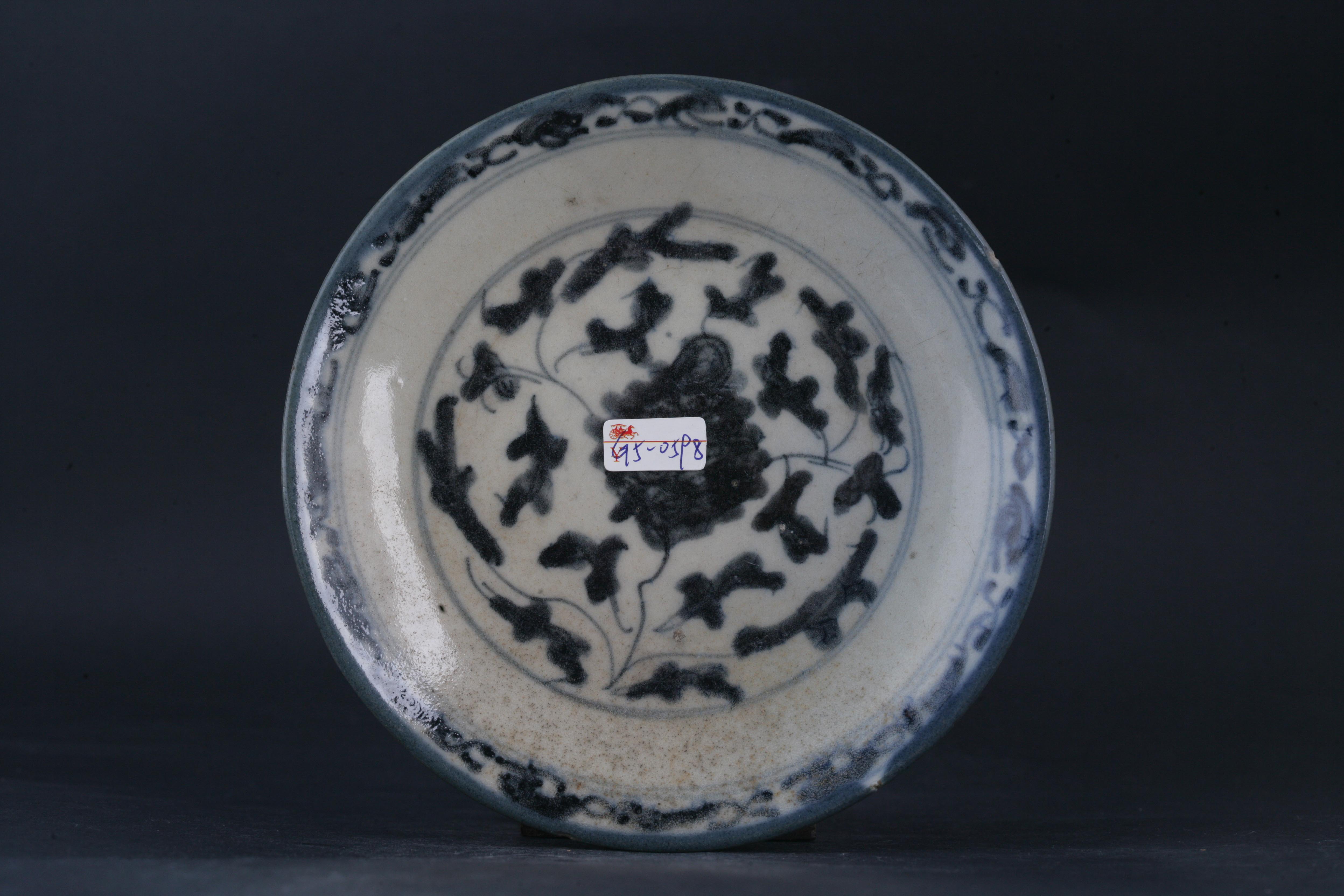 清青花缠枝莲纹盘-89