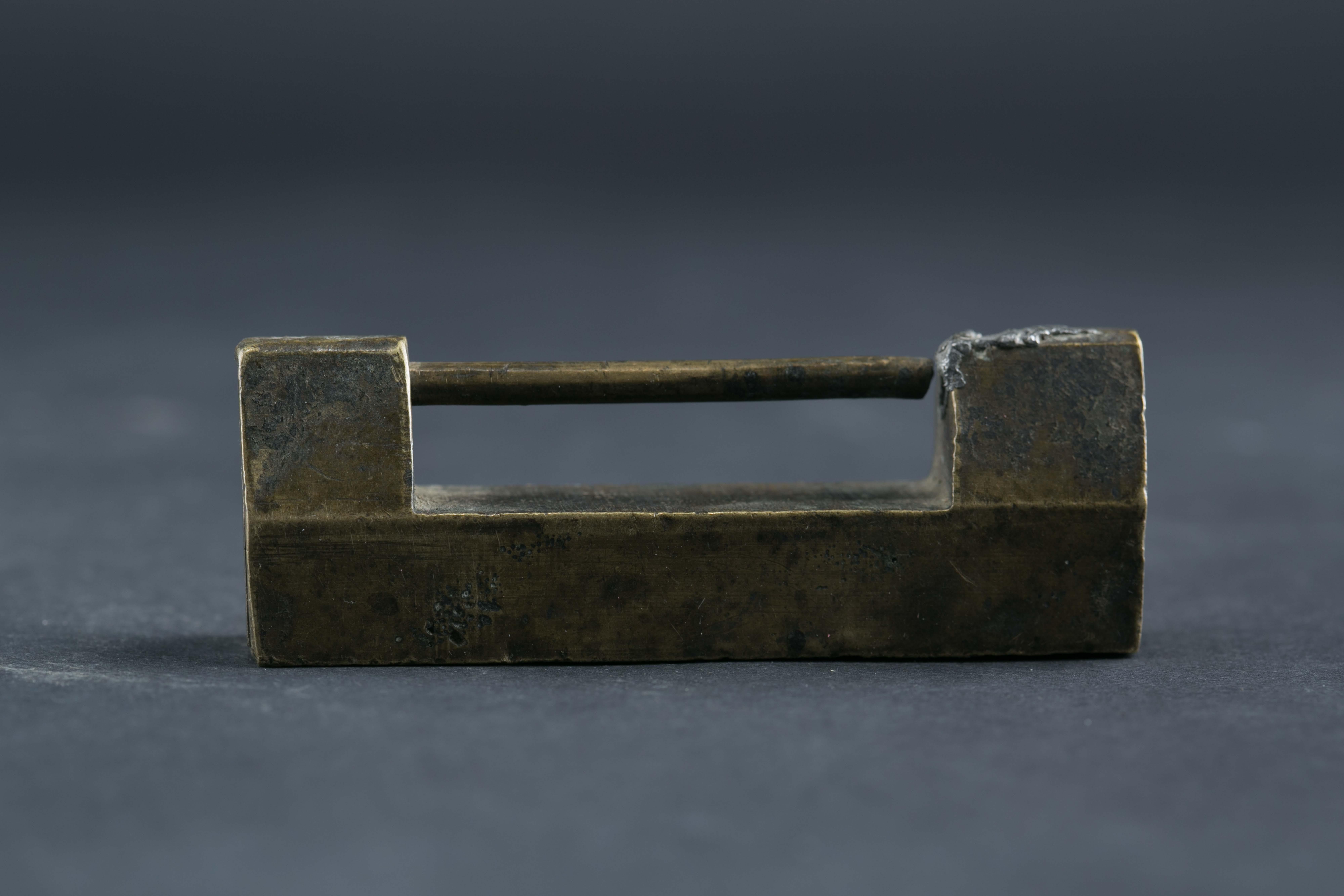 中华民国素身铜锁-182