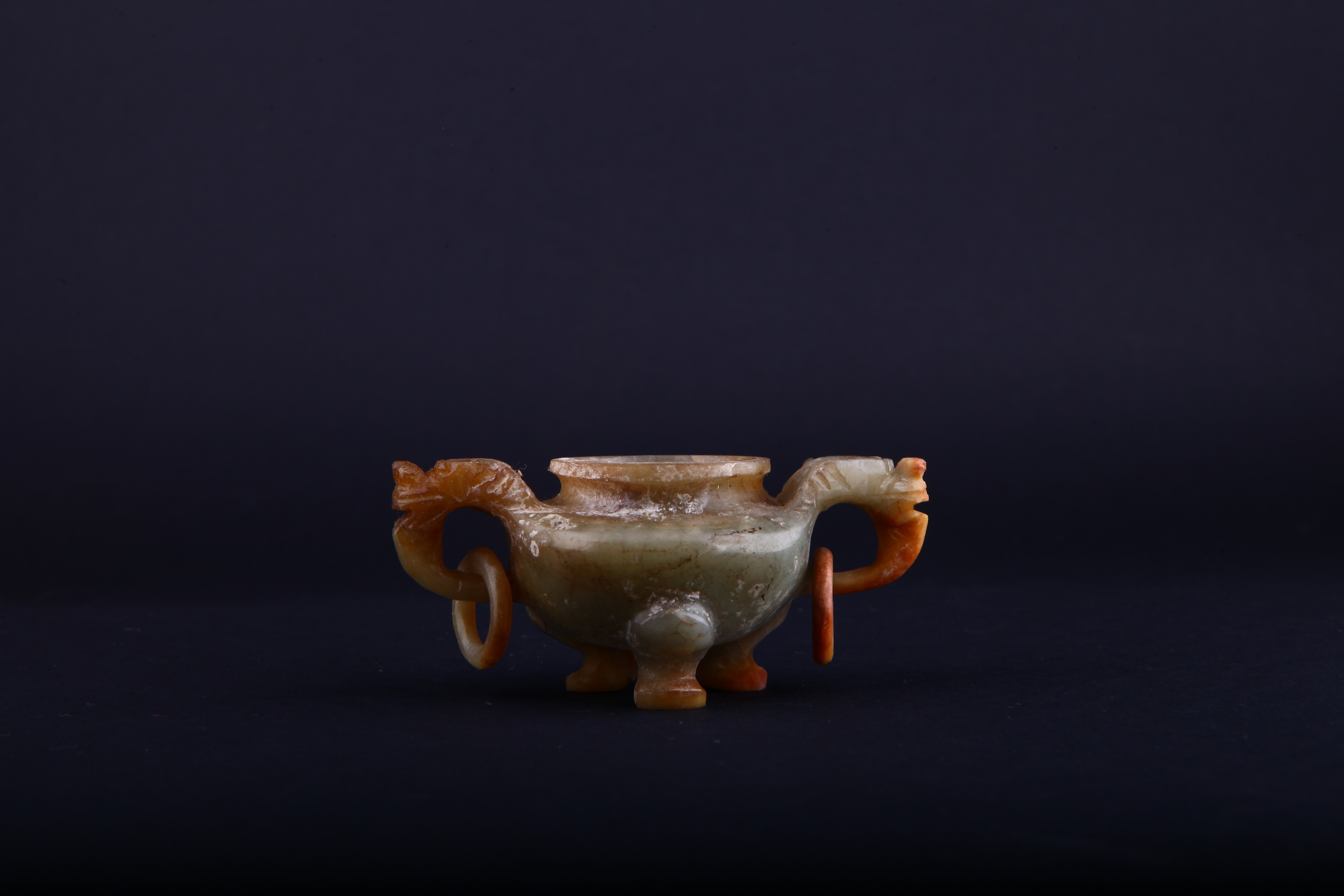 中华人民共和国青玉龙首衔环纹炉