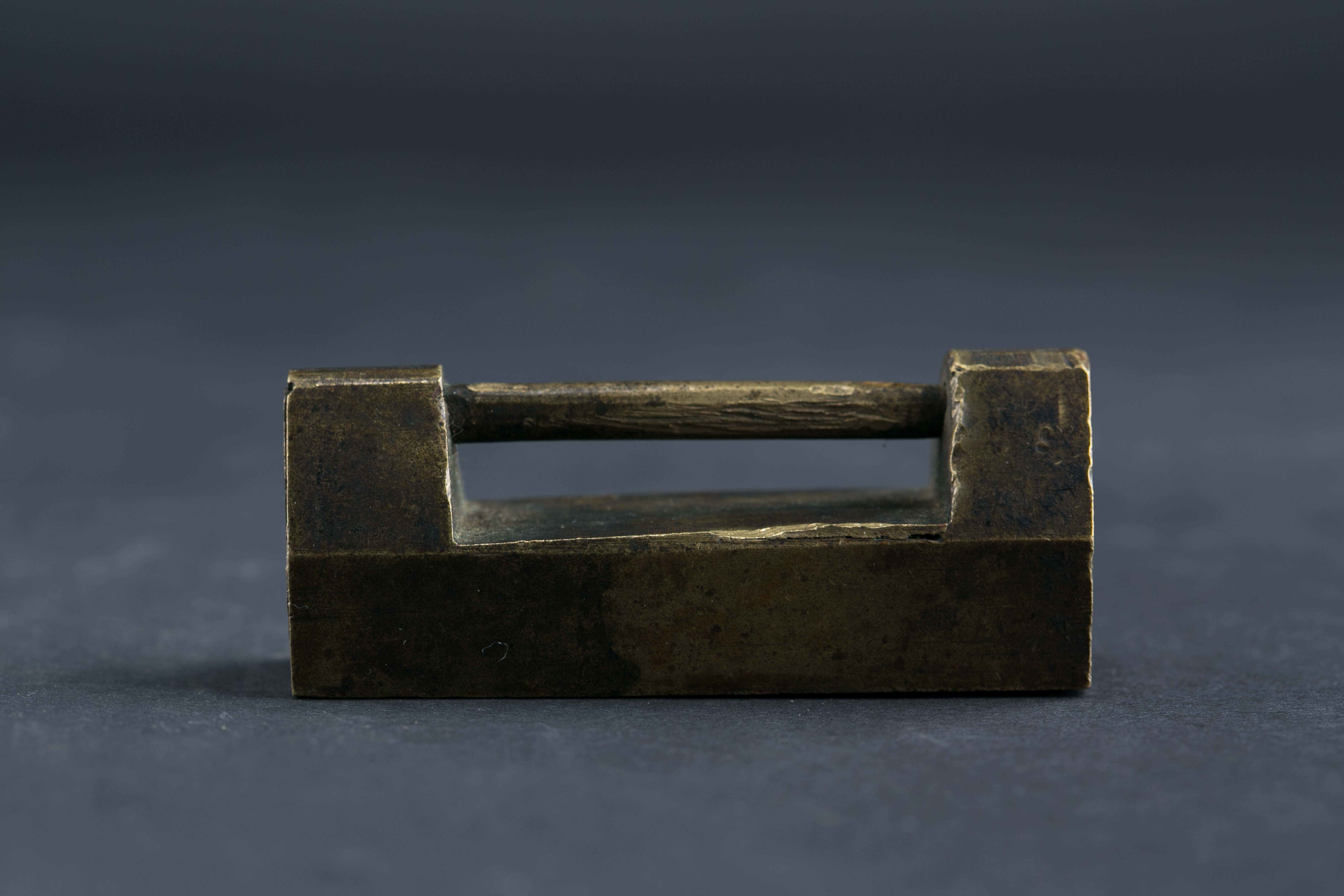 中华民国素身铜锁-70