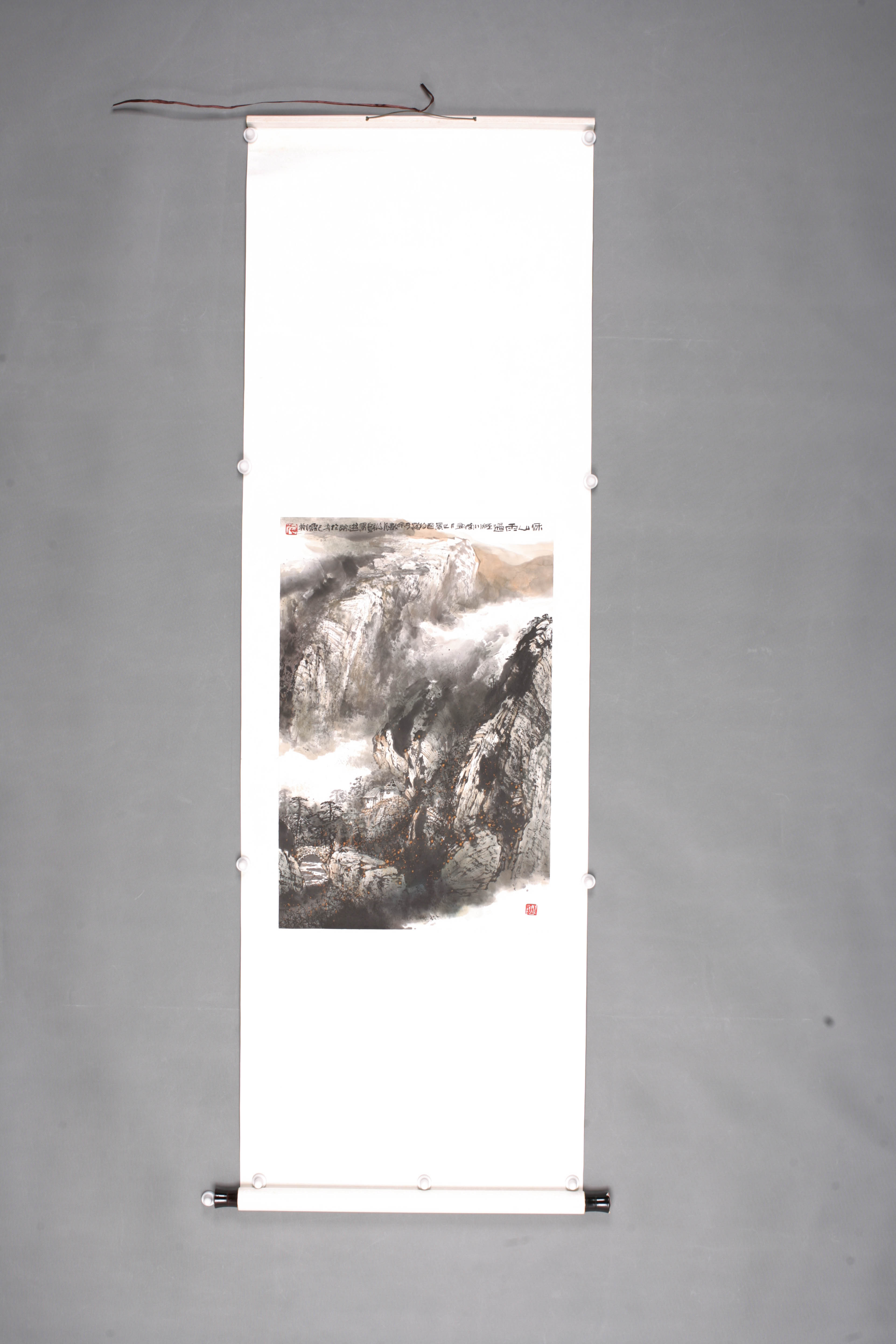 2001年施云翔雨后秋山图轴