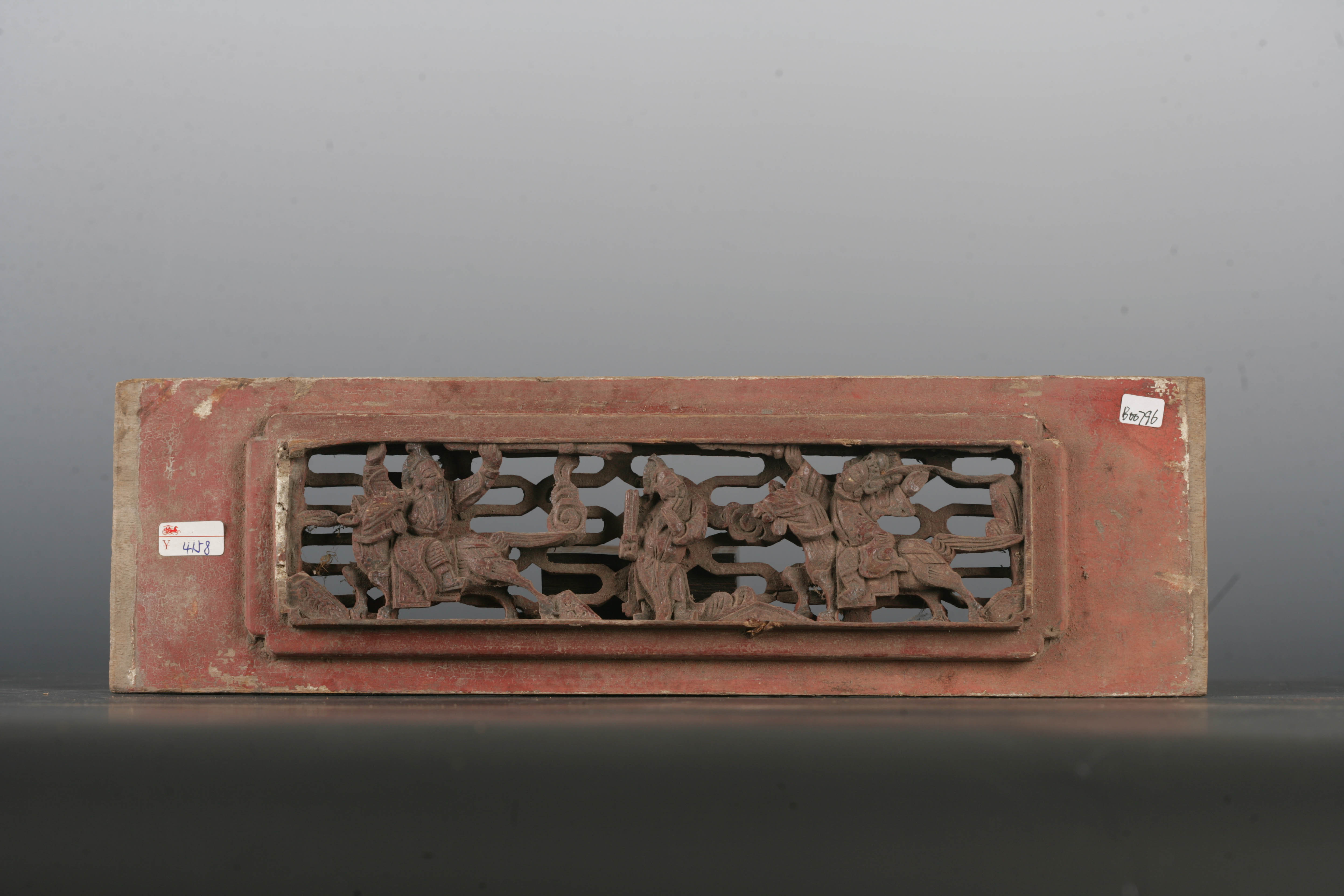 清金漆木镂雕人物故事纹花板-9